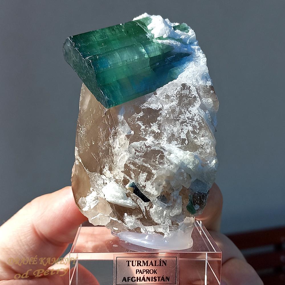 Verdelit (turmalín) z Afghánistánu Velikost: 85x60mm  Krystal:45x30mm /VIDEO/