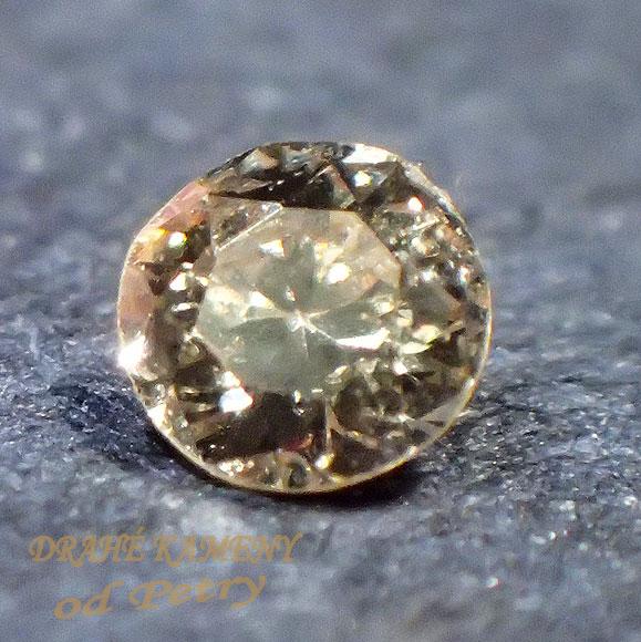 Diamant, briliantový výbrus 2mm Váha: 0,02ct