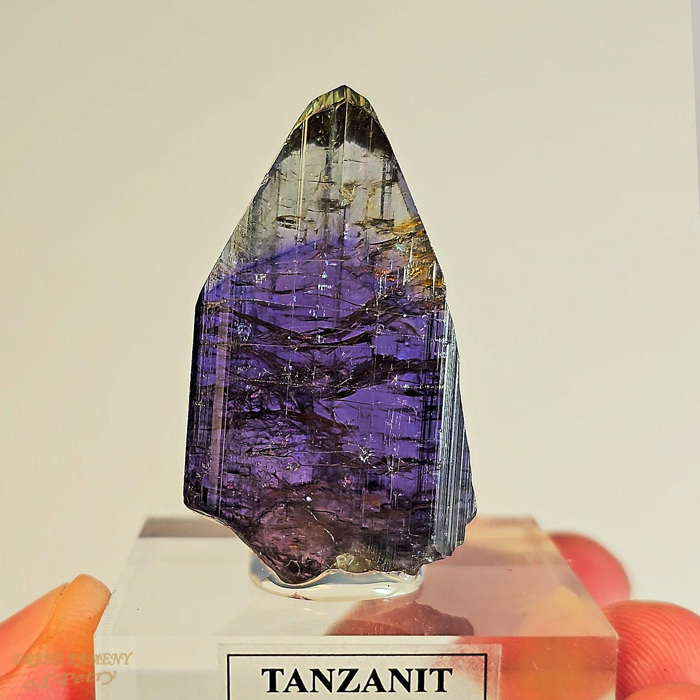 Tanzanit z Tanzánie  41x25mm