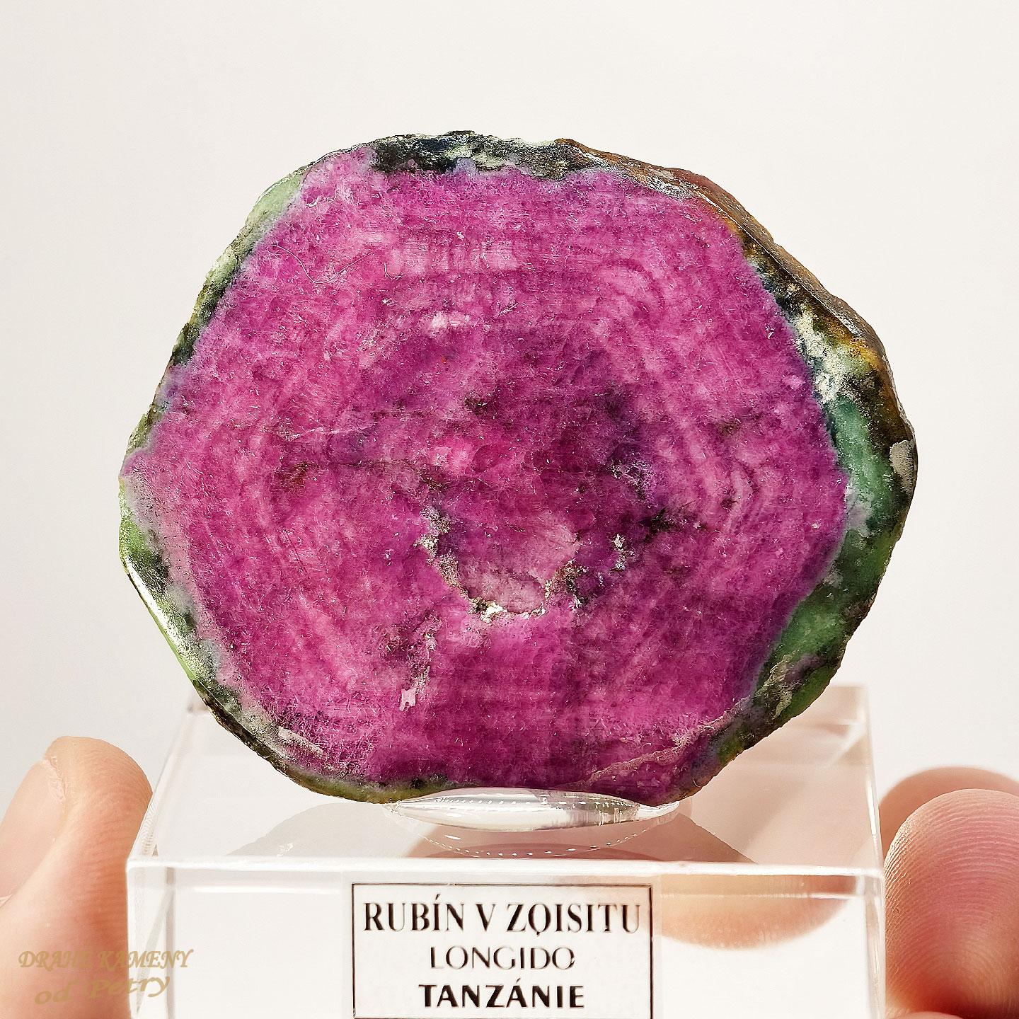 Rubín v zoisitu z Tanzánie (leštěný) 55x45mm