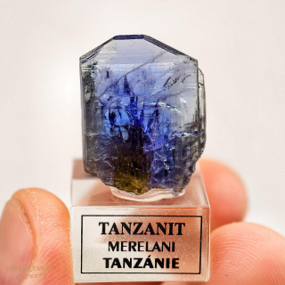 Tanzanit z Tanzánie 24x18mm